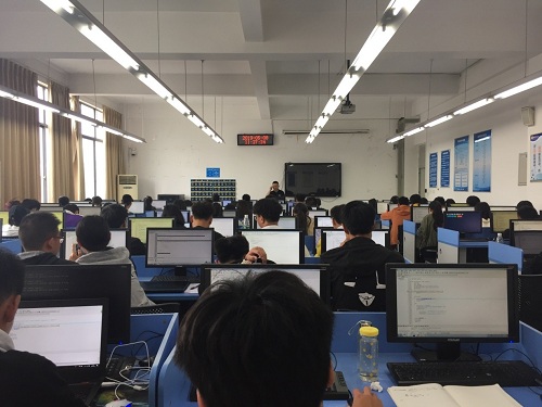夯實專業(yè)基礎，賦能技術開發(fā)——計算機科學學院成功開展2018級計算機科學與技術專業(yè)校內(nèi)實訓